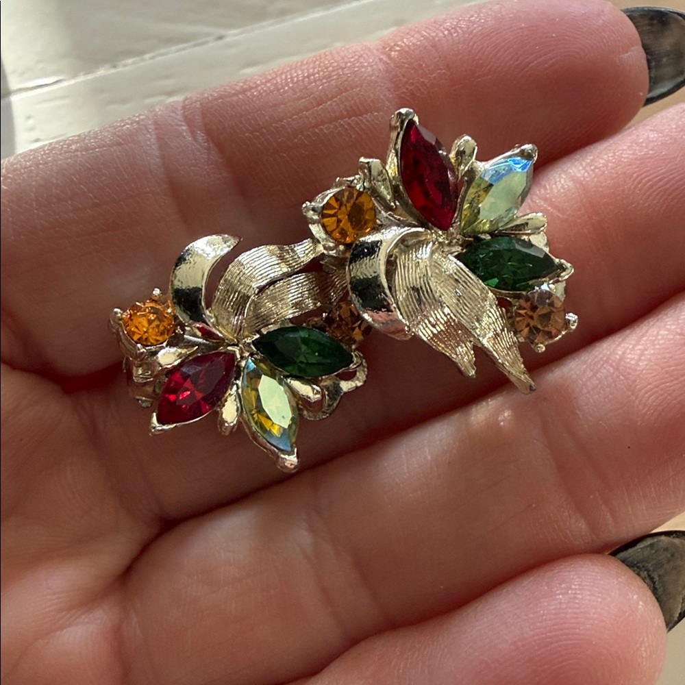 VTGgemstone cluster floral clip-on earrings Elegant Multicolor Floral Earrings